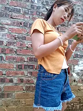 Elena Mia online show from 05.20.26
