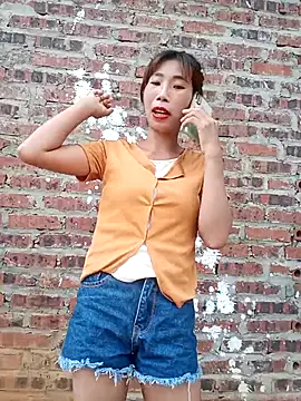Elena Mia online show from 05.25.26