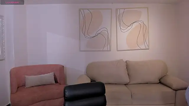 HazelGarrett online show from 04.30.26