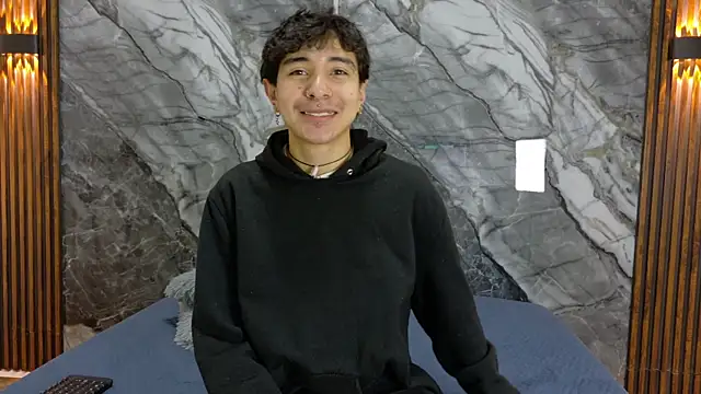 NoahWalker   online show from 05.18.26