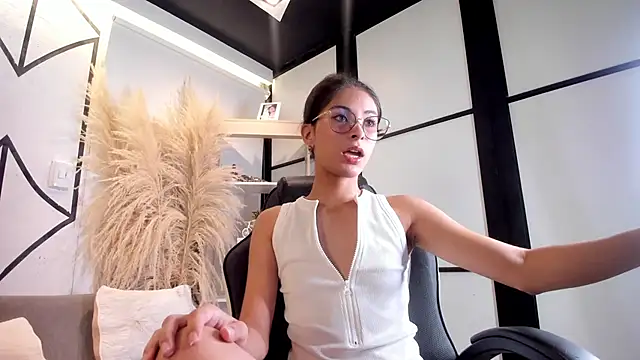 DemiPrince  online show from 04.19.26