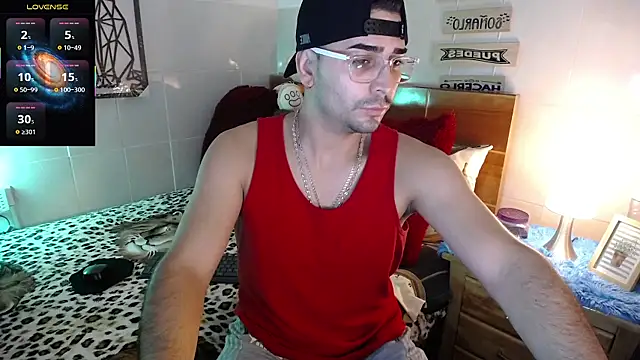Snapshot of andders_ chatting on 06.17.26 andders online show from 06.17.26