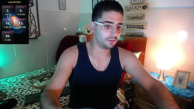 Snapshot of andders_ chatting on 06.17.26 andders online show from 06.17.26