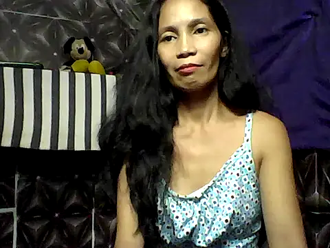 Snapshot of Honeychel chatting on 04.18.26 Honeychel online show from 04.18.26