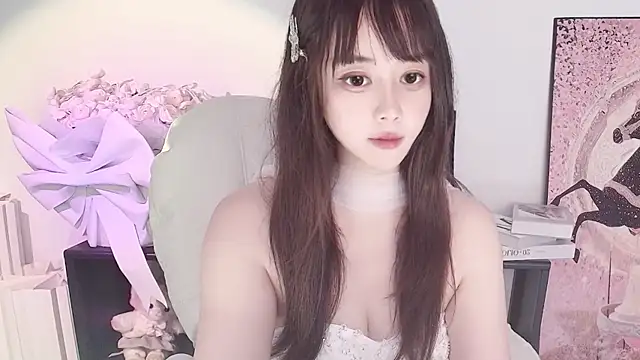 Snapshot of Moon-66 chatting on 04.23.26 Moon-66 online show from 04.23.26