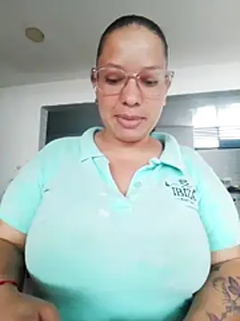 DivaCaliente1 online show from 05.10.26