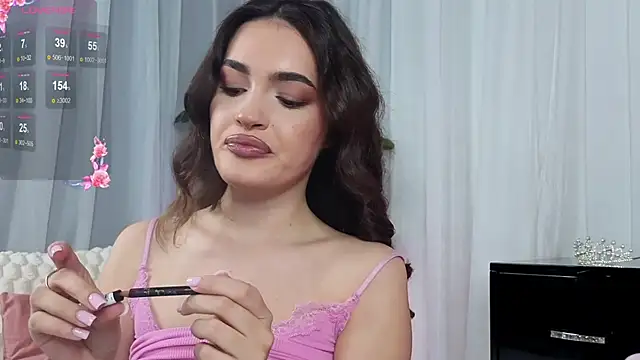 SweetAuraa online show from 06.17.26