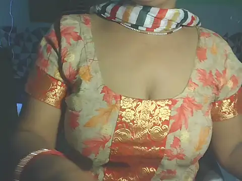 Snapshot of Hotty_Bhabhi1 chatting on 05.13.26 Hotty Bhabhi1 online show from 05.13.26