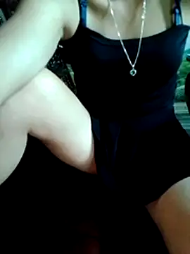 Snapshot of Zara-Lina chatting on 06.05.26 Zara-Lina online show from 06.05.26