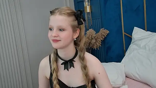Snapshot of LilianHowards chatting on 06.27.26 LilianHowards online show from 06.27.26
