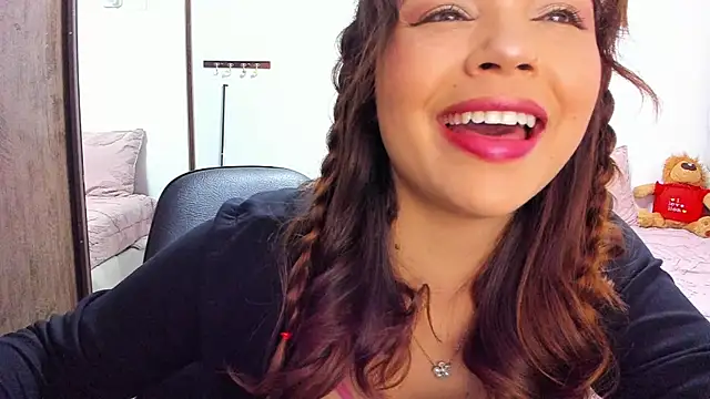 megan poe  online show from 07.22.26