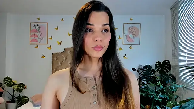 Snapshot of bella_grego chatting on 06.08.26 bella grego online show from 06.08.26