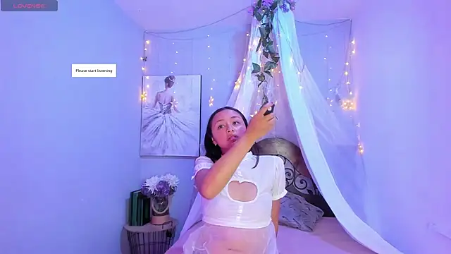 Snapshot of thalia_ecos chatting on 04.19.26 thalia ecos online show from 04.19.26
