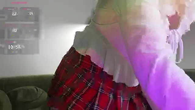 TonyaMeow online show from 04.17.26