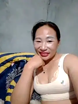 Snapshot of Tieuthu2 chatting on 05.11.26 Tieuthu2 online show from 05.11.26