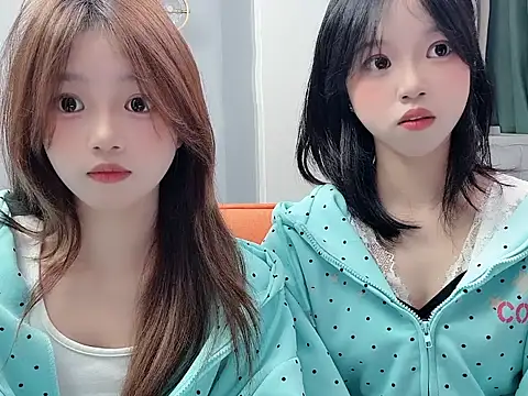 TwinXXbaby online show from 04.18.26