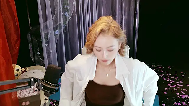 Unique Mia online show from 05.03.26