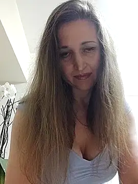 irresistibelle online show from 04.27.26