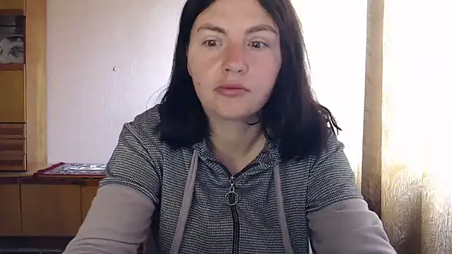 Snapshot of AlinaxJames chatting on 04.23.26 AlinaxJames online show from 04.23.26