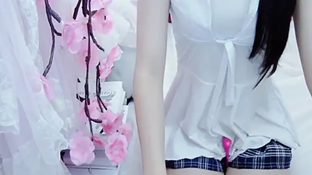 Snapshot of SexyBona chatting on 06.25.26 SexyBona online show from 06.25.26