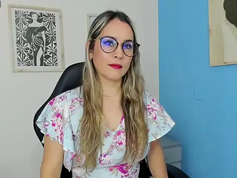 Snapshot of sugar_milff chatting on 06.19.26 sugar milff online show from 06.19.26