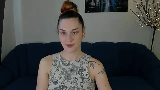 elani lune online show from 06.20.26