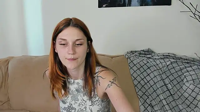 elani lune online show from 08.04.26