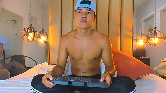 LianCarter  online show from 04.18.26