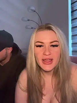 SexyCouple1910 online show from 04.18.26