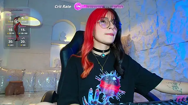 Moon Red r online show from 04.30.26