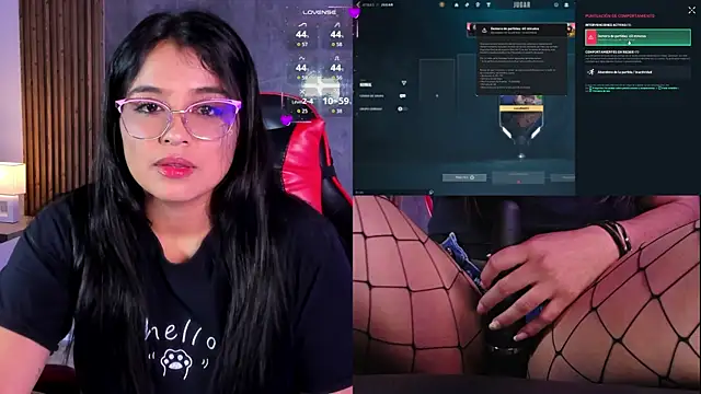 Snapshot of LuciaReid chatting on 04.29.26 LuciaReid online show from 04.29.26