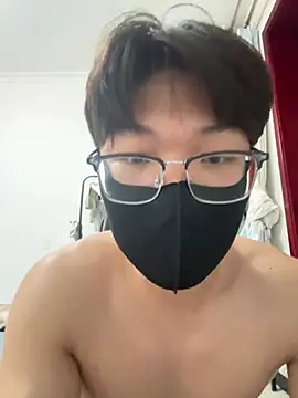 Snapshot of Ycen_ chatting on 06.12.26 Ycen online show from 06.12.26