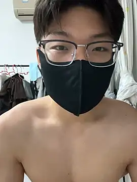 Snapshot of Ycen_ chatting on 06.26.26 Ycen online show from 06.26.26