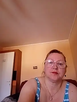 I amVeronicle online show from 06.10.26