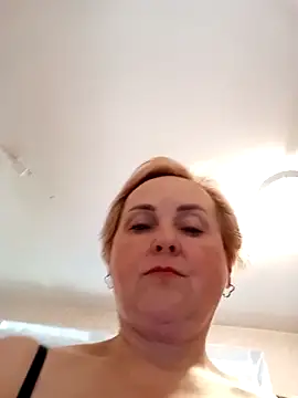 Snapshot of Svetlysvet chatting on 04.22.26 Svetlysvet online show from 04.22.26