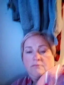 Snapshot of Svetlysvet chatting on 04.24.26 Svetlysvet online show from 04.24.26