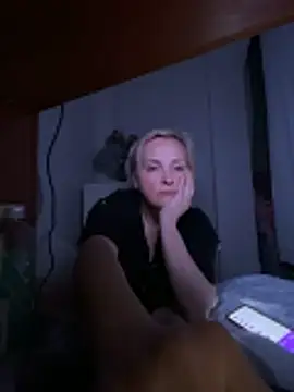 Snapshot of Svetlysvet chatting on 04.28.26 Svetlysvet online show from 04.28.26