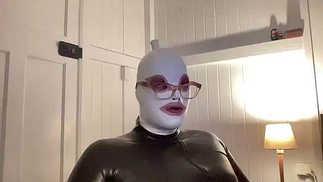 Paramariborubber online show from 04.18.26