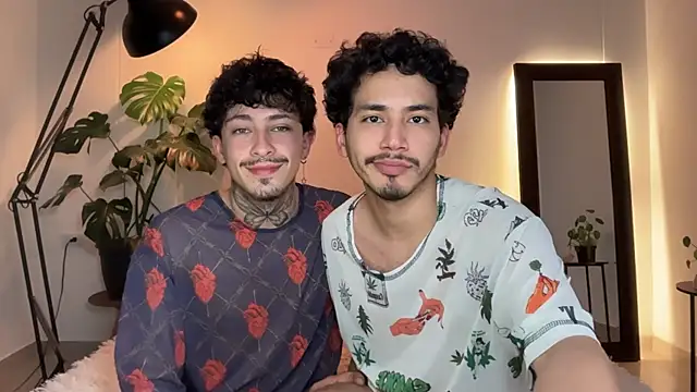 Snapshot of Noah_and_Steven chatting on 05.09.26 Noah and Steven online show from 05.09.26