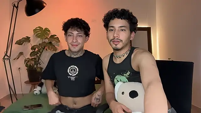 Snapshot of Noah_and_Steven chatting on 05.13.26 Noah and Steven online show from 05.13.26
