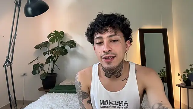 Snapshot of Noah_and_Steven chatting on 05.15.26 Noah and Steven online show from 05.15.26