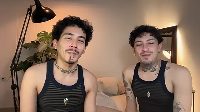 Snapshot of Noah_and_Steven chatting on 05.23.26 Noah and Steven online show from 05.23.26