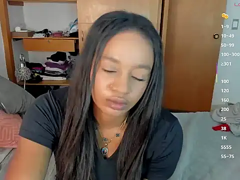 Snapshot of nia_brown chatting on 05.14.26 nia brown online show from 05.14.26