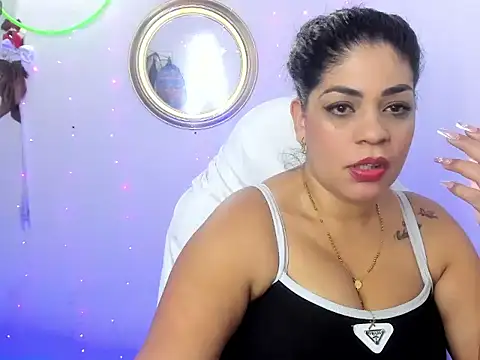 Snapshot of Mavlatin22 chatting on 06.25.26 Mavlatin22 online show from 06.25.26