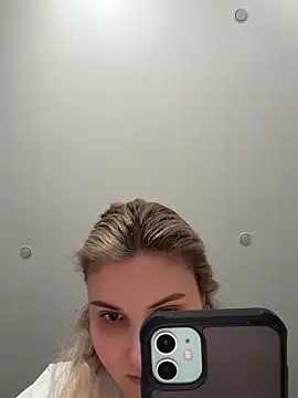 AmeliaLux online show from 05.04.26