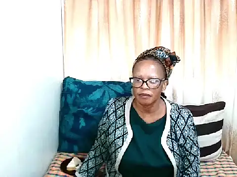 Snapshot of Ebony_Bloom69 chatting on 06.17.26 Ebony Bloom69 online show from 06.17.26
