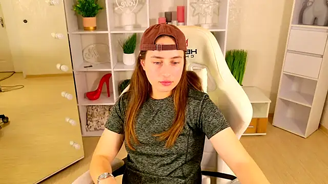 NadinnL online show from 05.07.26