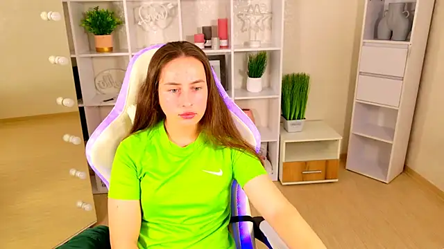 NadinnL online show from 05.19.26