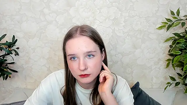 AyanaHocke online show from 04.21.26