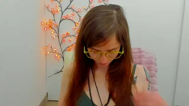 Snapshot of Luna_Tantra chatting on 06.27.26 Luna Tantra online show from 06.27.26